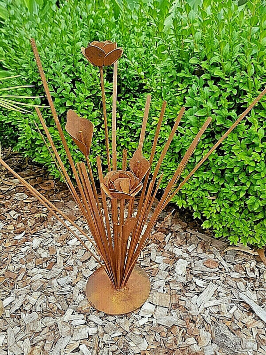 Rusty Metal Grass & Flower Plant Garden Art